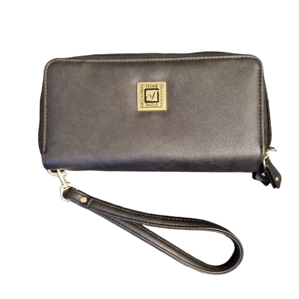 NWOT! Large Stone Mountain Wristlet/Wallet